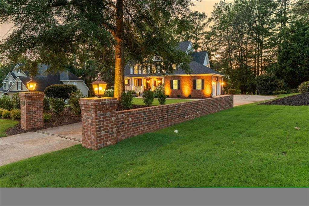 905 White Oak Drive