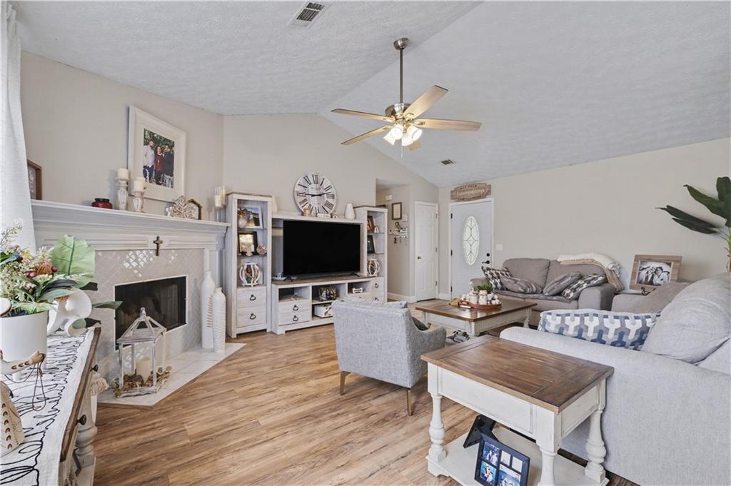 4661 Turning Leaf Drive