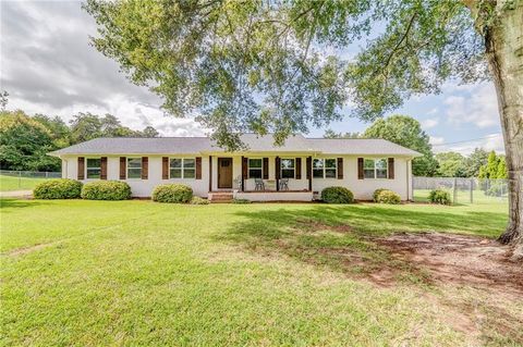 Apartment For Sale - 109 Lake Street<br/> Rockmart, GA 30153