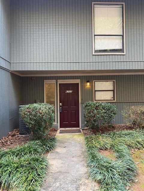 Condo For Rent - 6222 Overlook Road<br/> Peachtree Corners, GA 30092