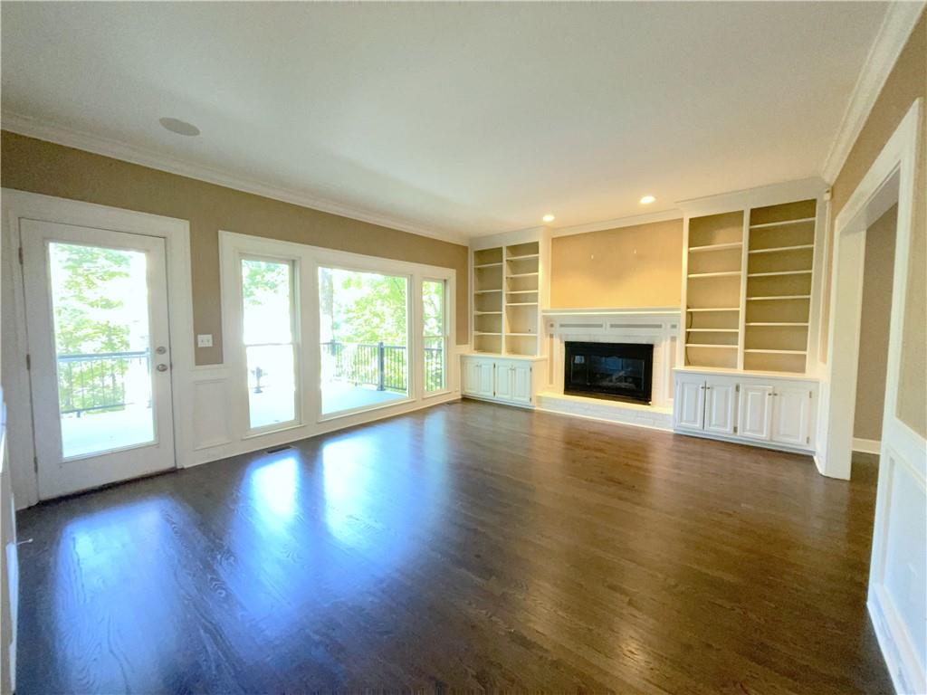 Hampton Woods - Residential