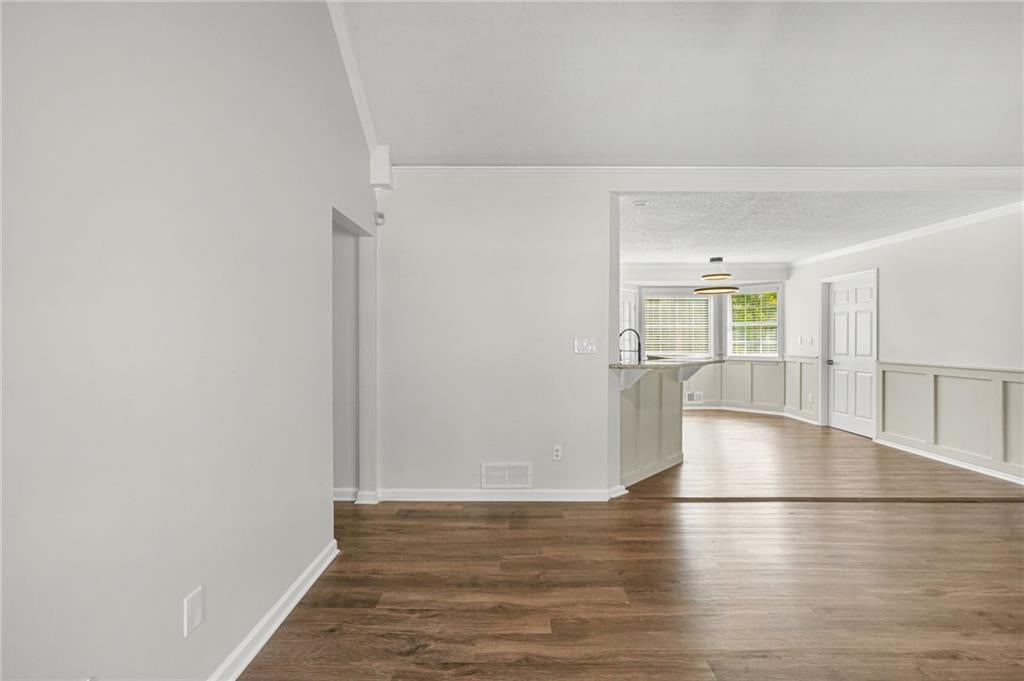 80 Lakefront Drive