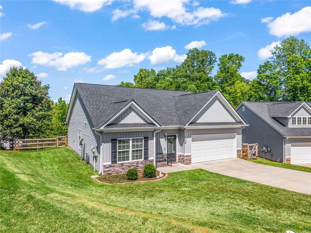 372 Highland Pointe Drive