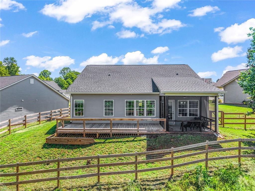 372 Highland Pointe Drive