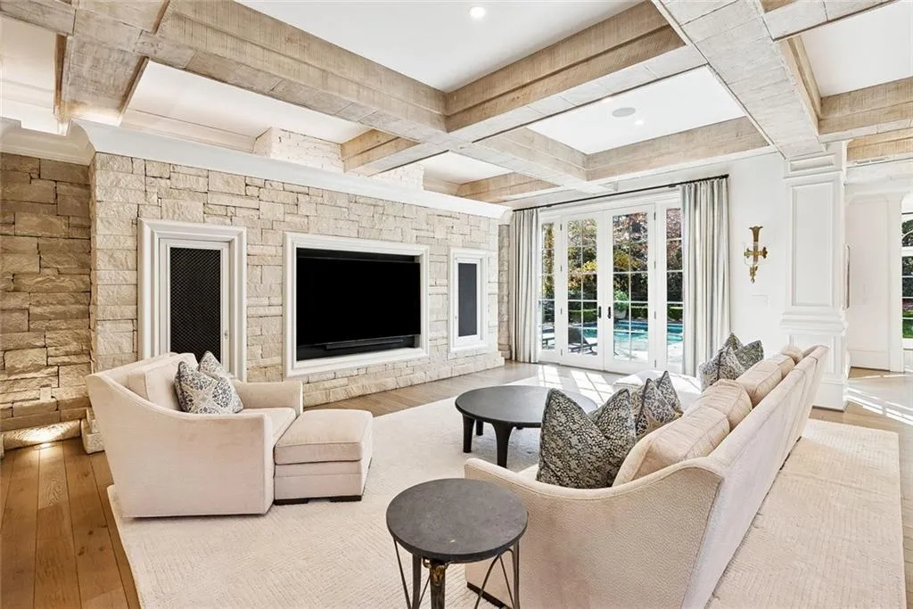 Atlanta, Georgia 30327, United States, 5 Bedrooms Bedrooms, ,7 BathroomsBathrooms,Residential,Active,250045