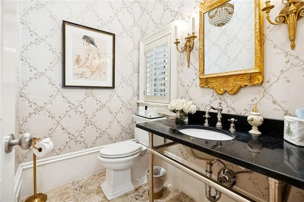 Atlanta, Georgia 30327, United States, 5 Bedrooms Bedrooms, ,7 BathroomsBathrooms,Residential,Active,250045