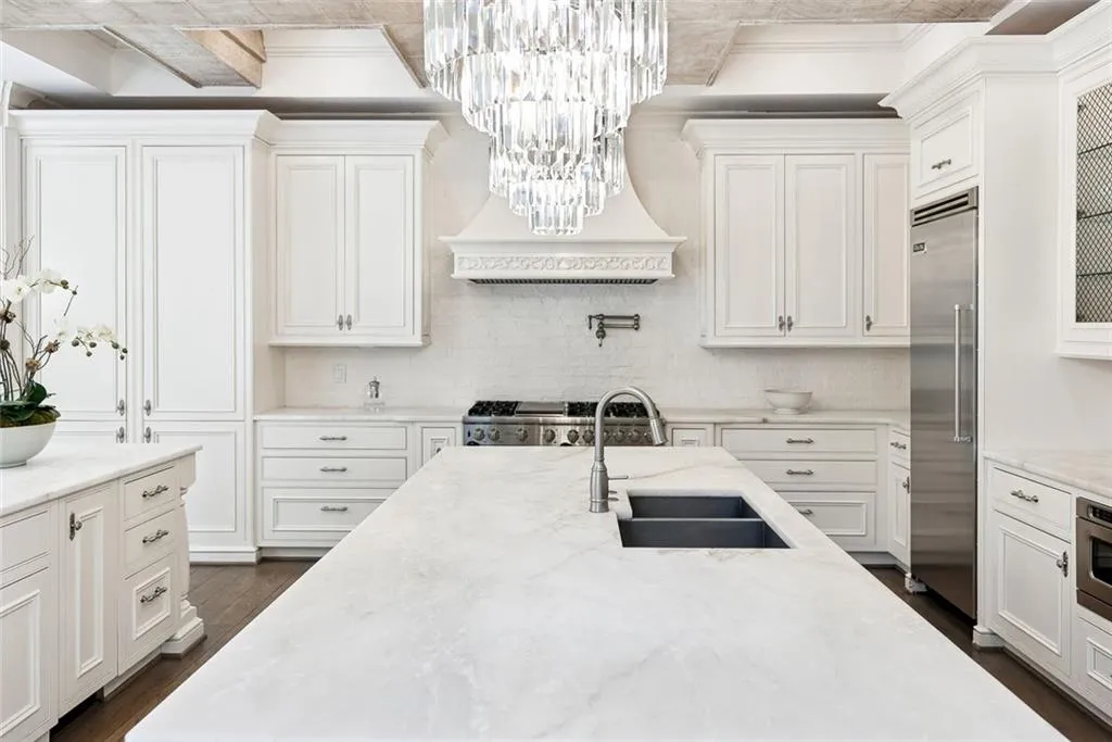 Atlanta, Georgia 30327, United States, 5 Bedrooms Bedrooms, ,7 BathroomsBathrooms,Residential,Active,250045