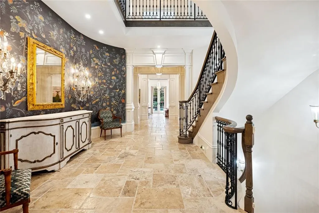 Atlanta, Georgia 30327, United States, 5 Bedrooms Bedrooms, ,7 BathroomsBathrooms,Residential,Active,250045