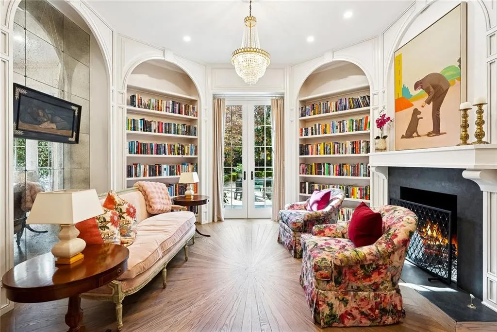 Atlanta, Georgia 30327, United States, 5 Bedrooms Bedrooms, ,7 BathroomsBathrooms,Residential,Active,250045