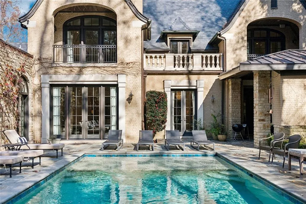 Atlanta, Georgia 30327, United States, 5 Bedrooms Bedrooms, ,7 BathroomsBathrooms,Residential,Active,250045