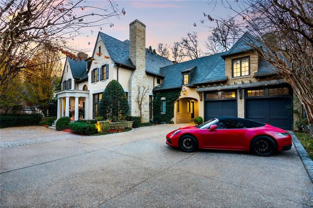 Atlanta, Georgia 30327, United States, 5 Bedrooms Bedrooms, ,7 BathroomsBathrooms,Residential,Active,250045