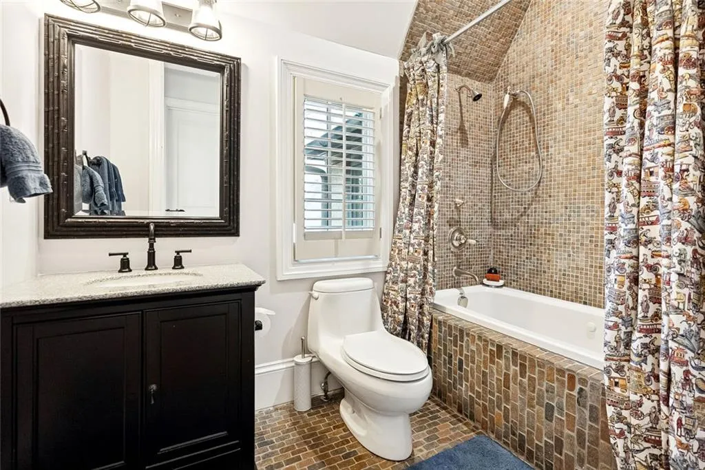 Atlanta, Georgia 30327, United States, 5 Bedrooms Bedrooms, ,7 BathroomsBathrooms,Residential,Active,250045