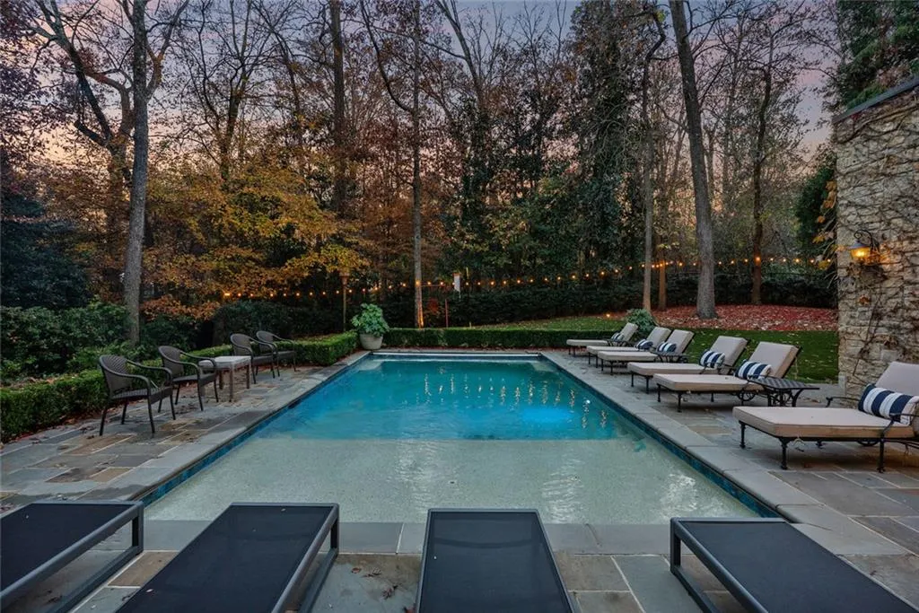 Atlanta, Georgia 30327, United States, 5 Bedrooms Bedrooms, ,7 BathroomsBathrooms,Residential,Active,250045