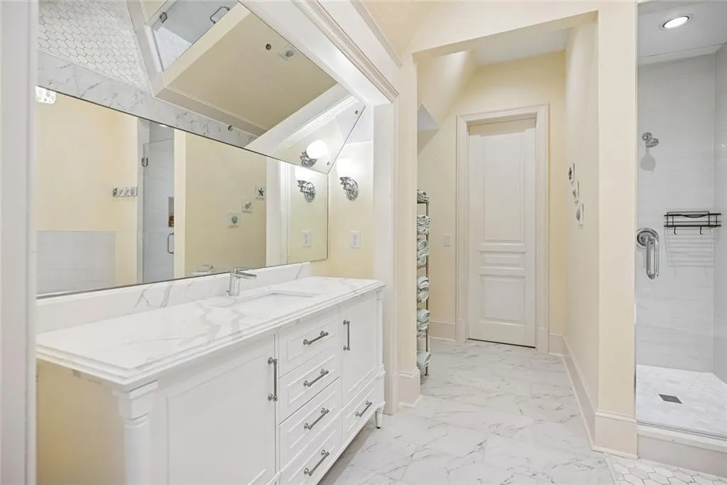 Atlanta, Georgia 30327, United States, 5 Bedrooms Bedrooms, ,7 BathroomsBathrooms,Residential,Active,250045