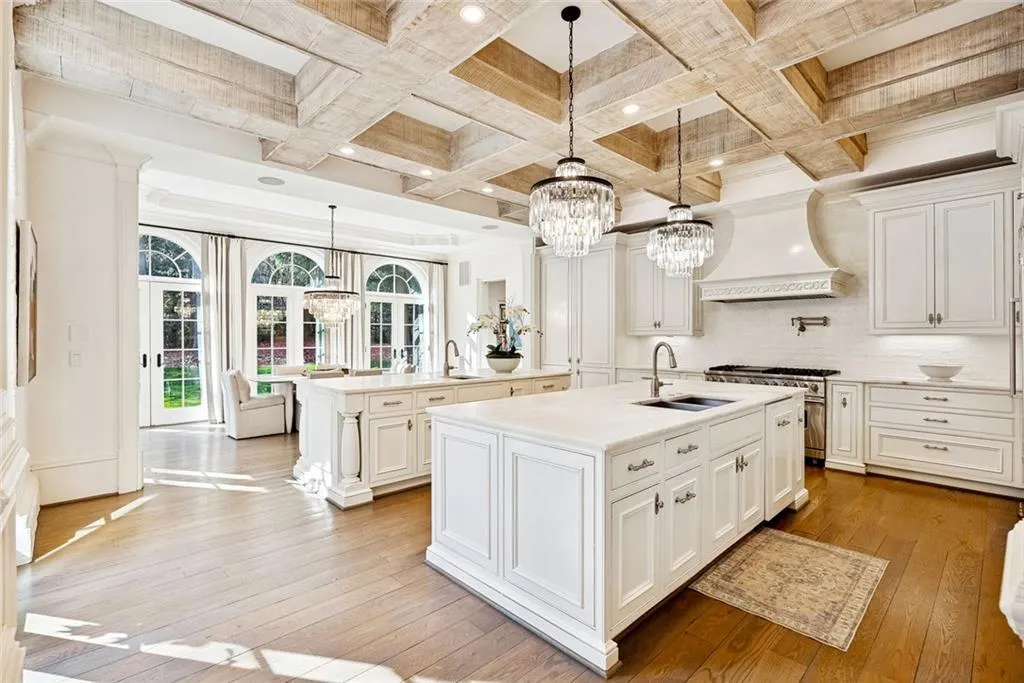 Atlanta, Georgia 30327, United States, 5 Bedrooms Bedrooms, ,7 BathroomsBathrooms,Residential,Active,250045