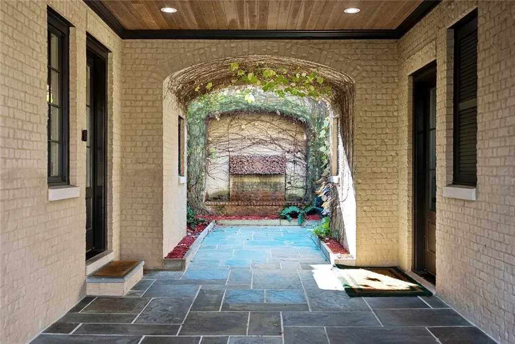 Atlanta, Georgia 30327, United States, 5 Bedrooms Bedrooms, ,7 BathroomsBathrooms,Residential,Active,250045