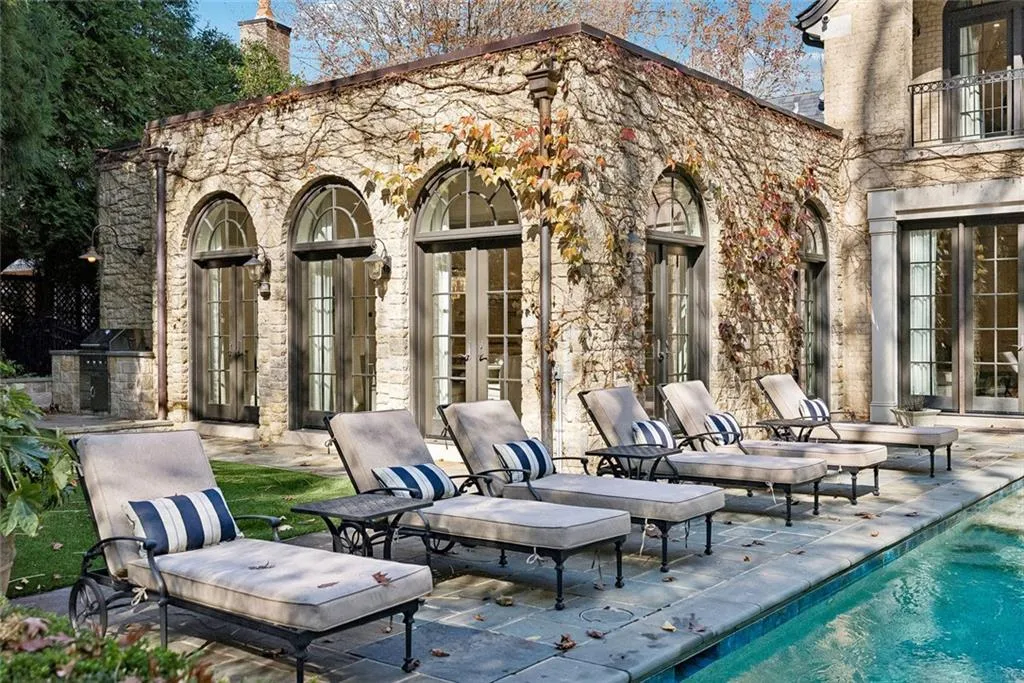 Atlanta, Georgia 30327, United States, 5 Bedrooms Bedrooms, ,7 BathroomsBathrooms,Residential,Active,250045