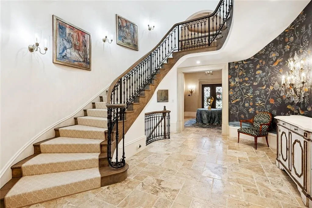 Atlanta, Georgia 30327, United States, 5 Bedrooms Bedrooms, ,7 BathroomsBathrooms,Residential,Active,250045