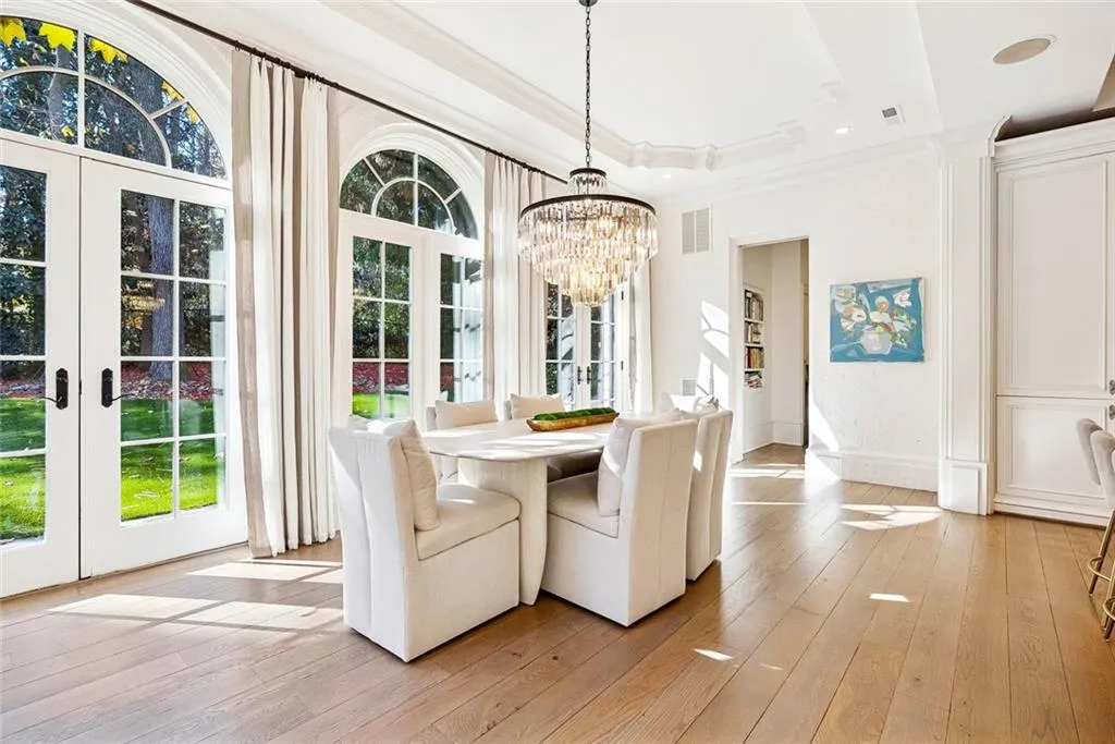 Atlanta, Georgia 30327, United States, 5 Bedrooms Bedrooms, ,7 BathroomsBathrooms,Residential,Active,250045