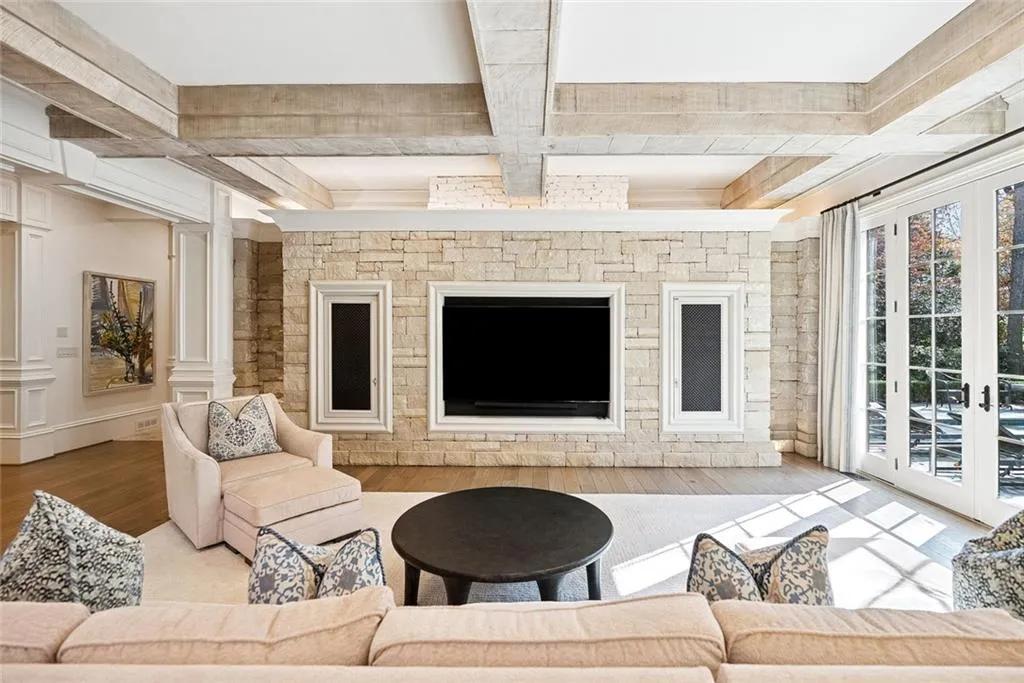 Atlanta, Georgia 30327, United States, 5 Bedrooms Bedrooms, ,7 BathroomsBathrooms,Residential,Active,250045