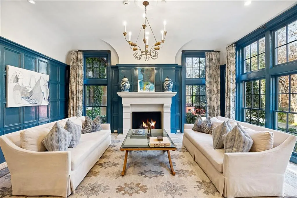 Atlanta, Georgia 30327, United States, 5 Bedrooms Bedrooms, ,7 BathroomsBathrooms,Residential,Active,250045