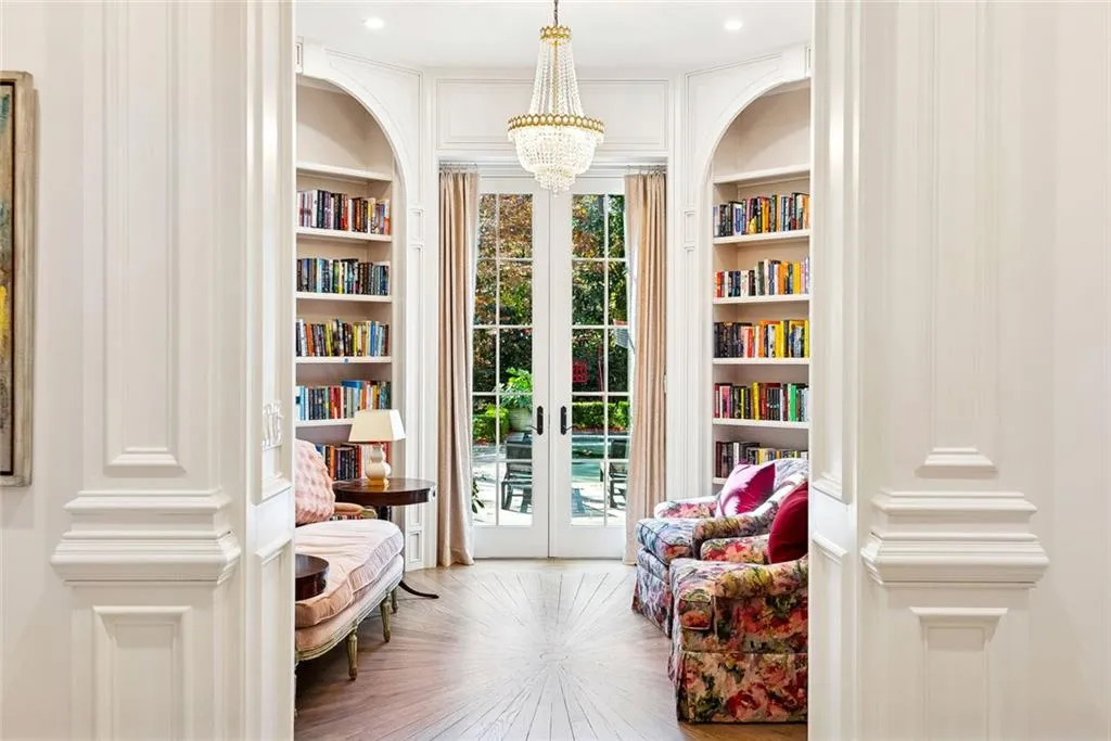 Atlanta, Georgia 30327, United States, 5 Bedrooms Bedrooms, ,7 BathroomsBathrooms,Residential,Active,250045