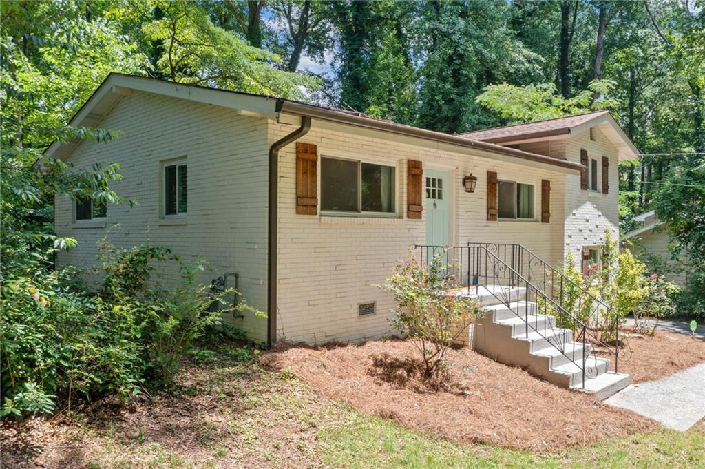 481 MEADOWBROOK Drive SE