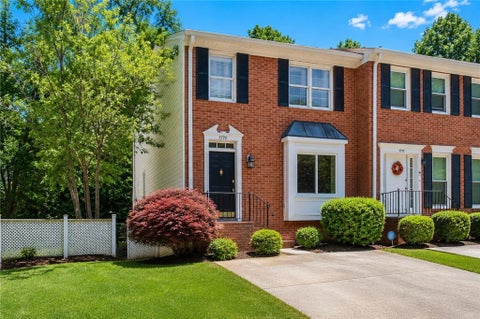 Townhouse For Sale - 2775 Bentley Place<br/> Marietta, GA 30067