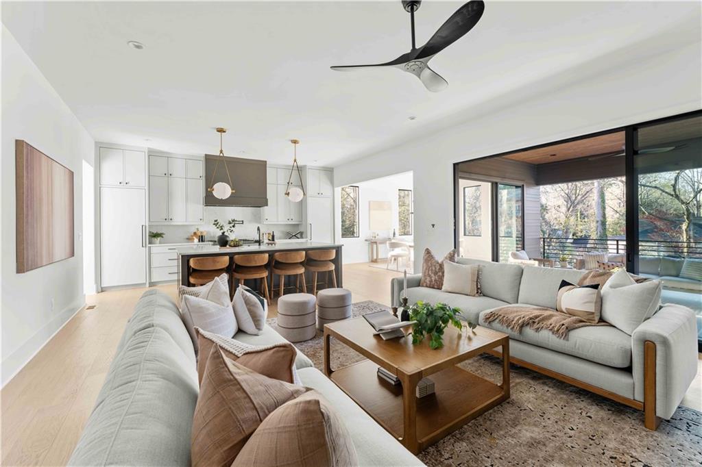 864 Amsterdam Avenue NE