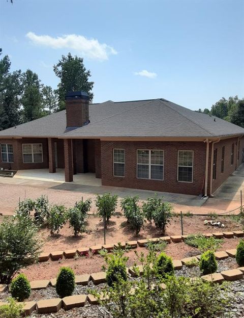 A home in Pendergrass