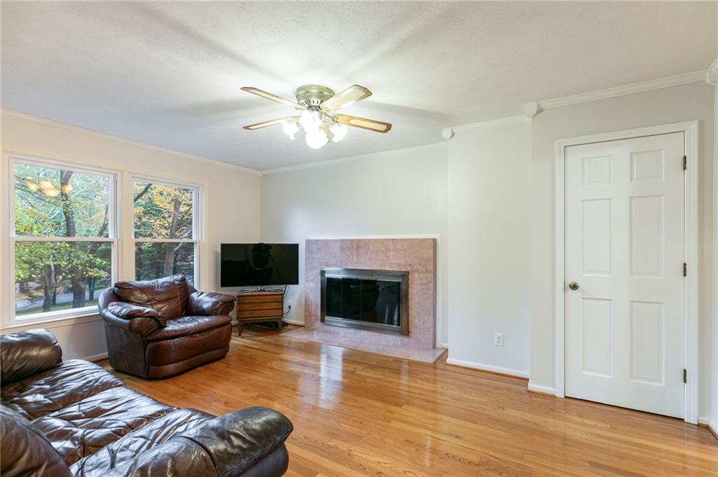 620 Oakstone Way, Roswell, Georgia image 3