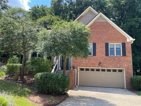 Photo of 820 Kenley Walk, Roswell, GA 30076 (MLS # 7826591)