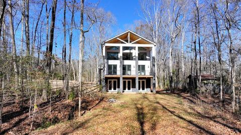 A home in Toccoa