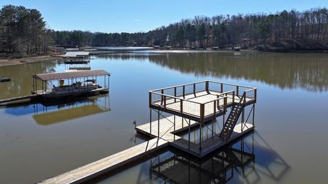 A home in Toccoa