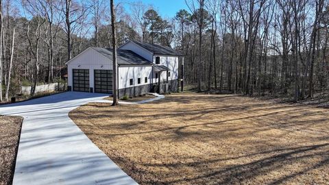 A home in Toccoa