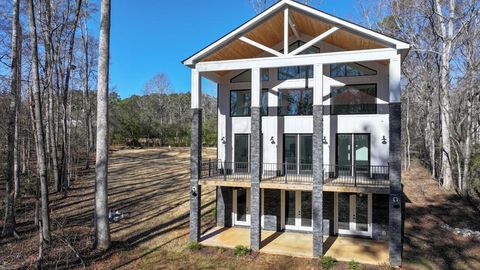 A home in Toccoa