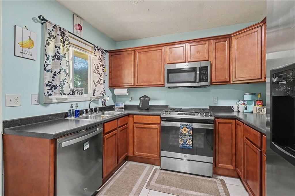 1764 Hollyhock Terrace