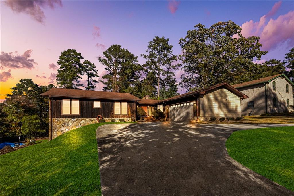 2504 Amalfi Drive NW