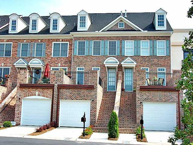 Maple cabinets in kitchen with granite countertops. Hardwoods in kitchen and breakfast room. Great corner fireplace with 42 inch plasma above. Huge owners bedroom with beautiful owners bath.