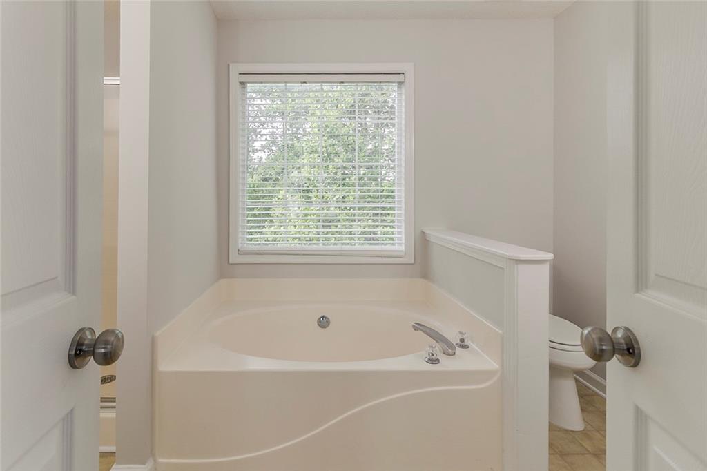 3717 Lockerbie Lane, Powder Springs, Georgia image 10
