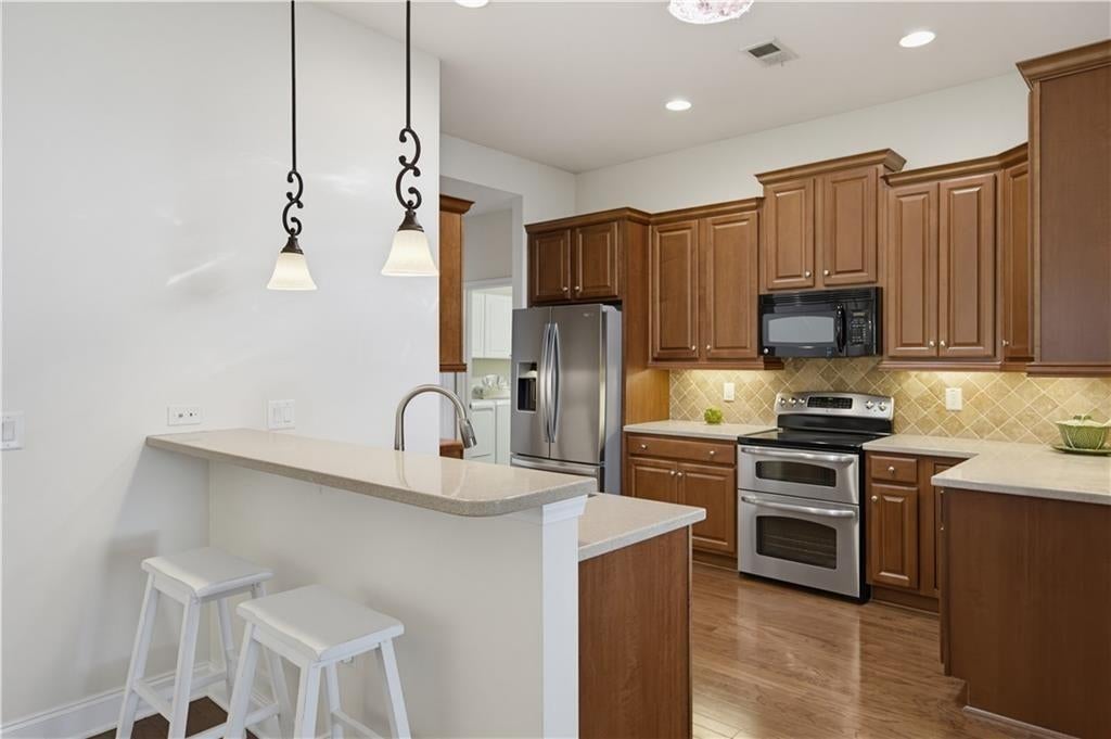 2711 Grapevine Circle
