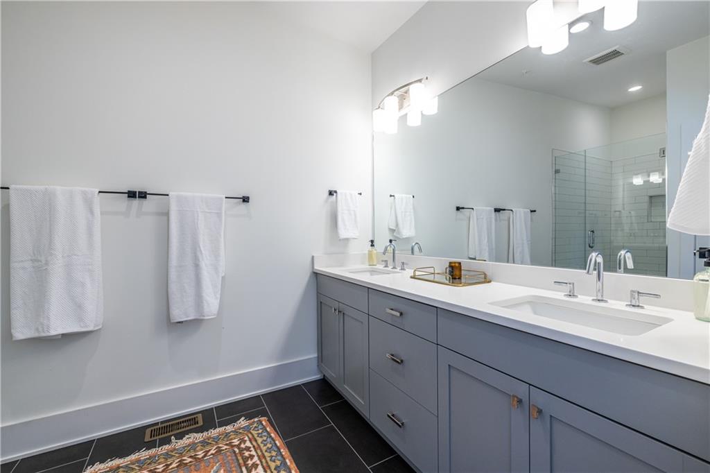 812 W College Avenue