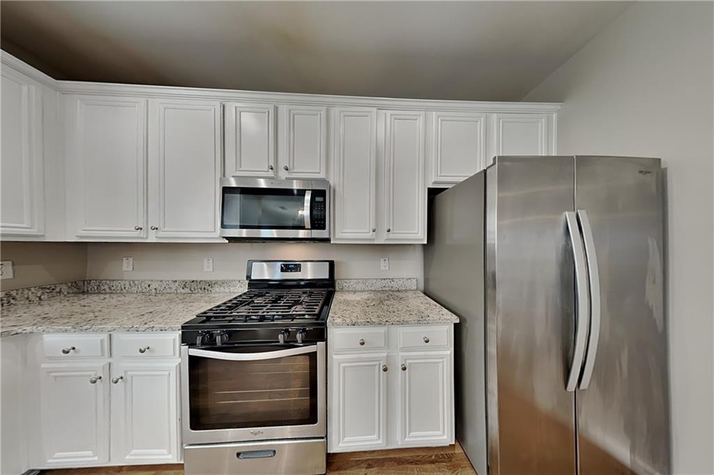 4590 Carver Court, Cumming, Georgia image 6
