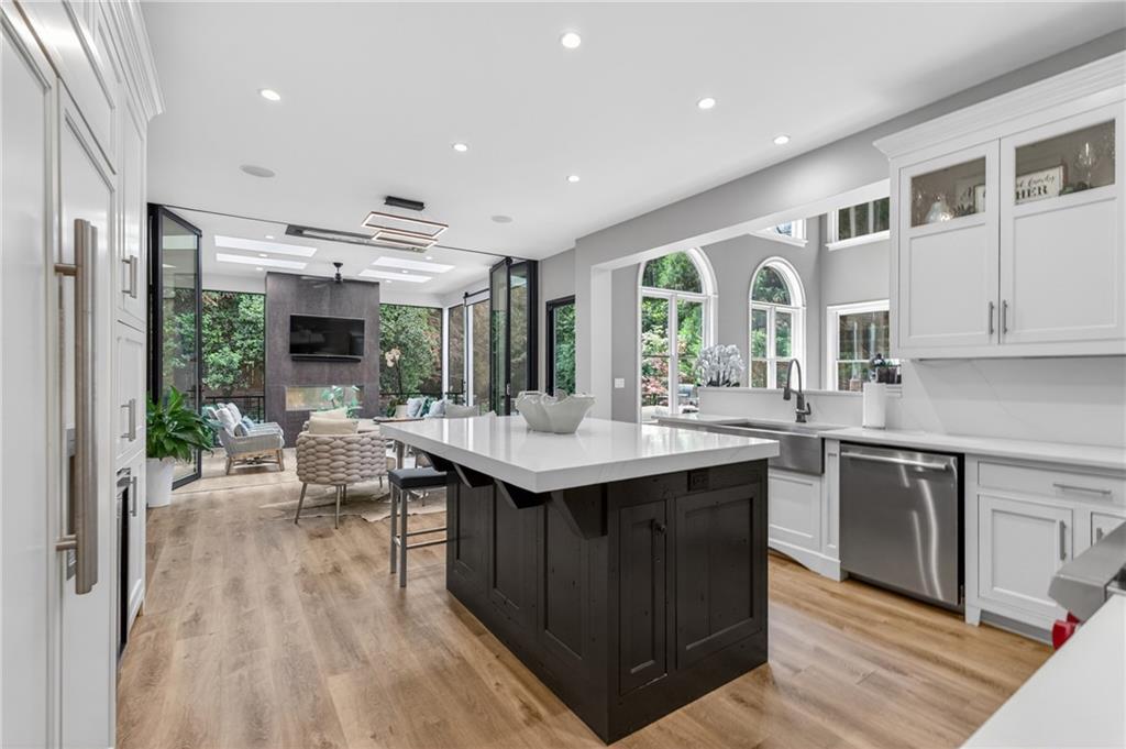 800 Lake Summit Drive