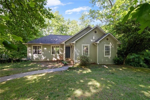 Homes For Sale - 7855 Silversmith Court<br/> Cumming, GA 30028