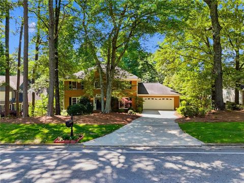 Homes For Sale - 5055 Roxburgh Drive<br/> Fulton County, Roswell, GA 30076