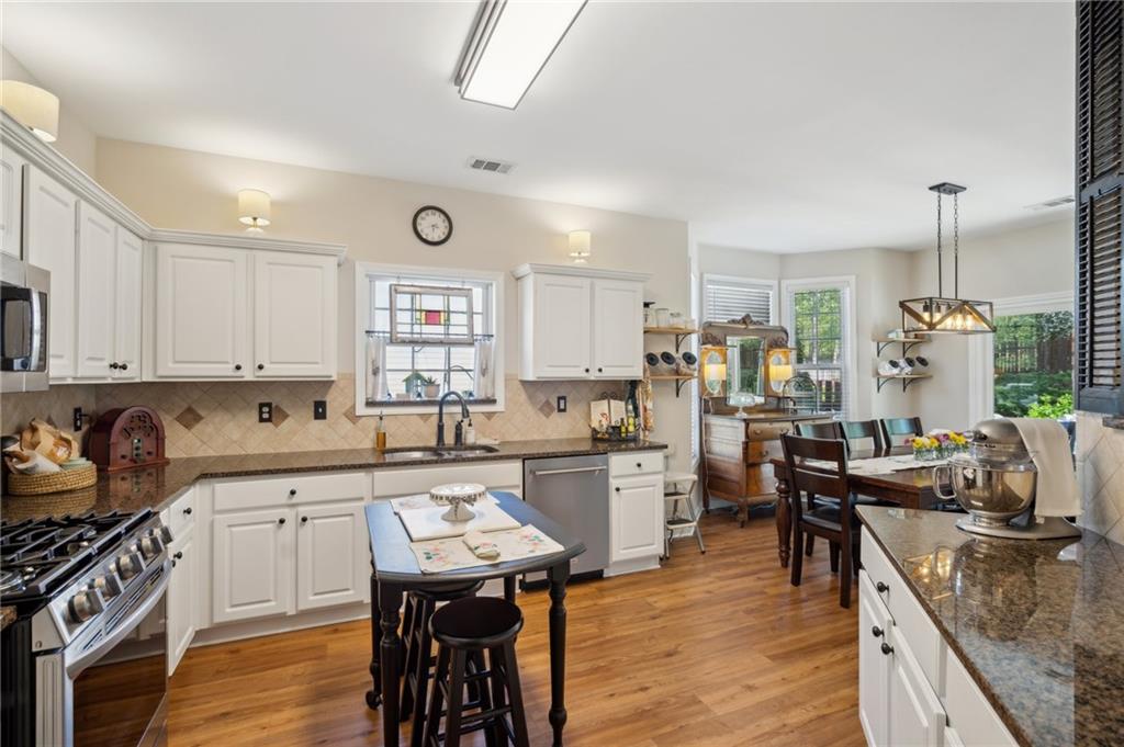 2523 Bancroft Way, Buford, Georgia image 15