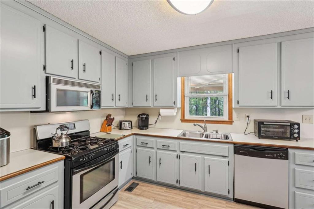 4315 Hickory Point Drive, Canton, Georgia image 31