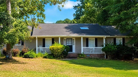 Homes For Sale - 3550 Clubhouse Lane<br/> Conyers, GA 30094