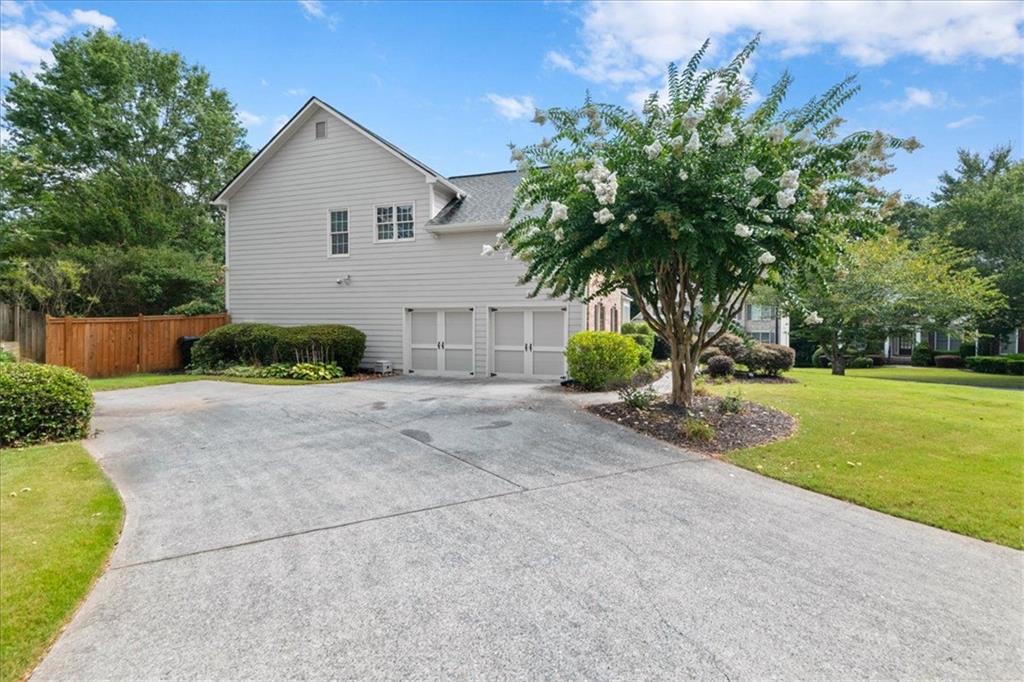 63 COOPERS GLEN Drive SW